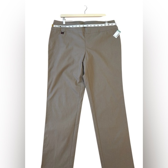 Lisette L Montreal, Style #805, Slim Full Length Pant, Size 16, Tan - Picture 6 of 10